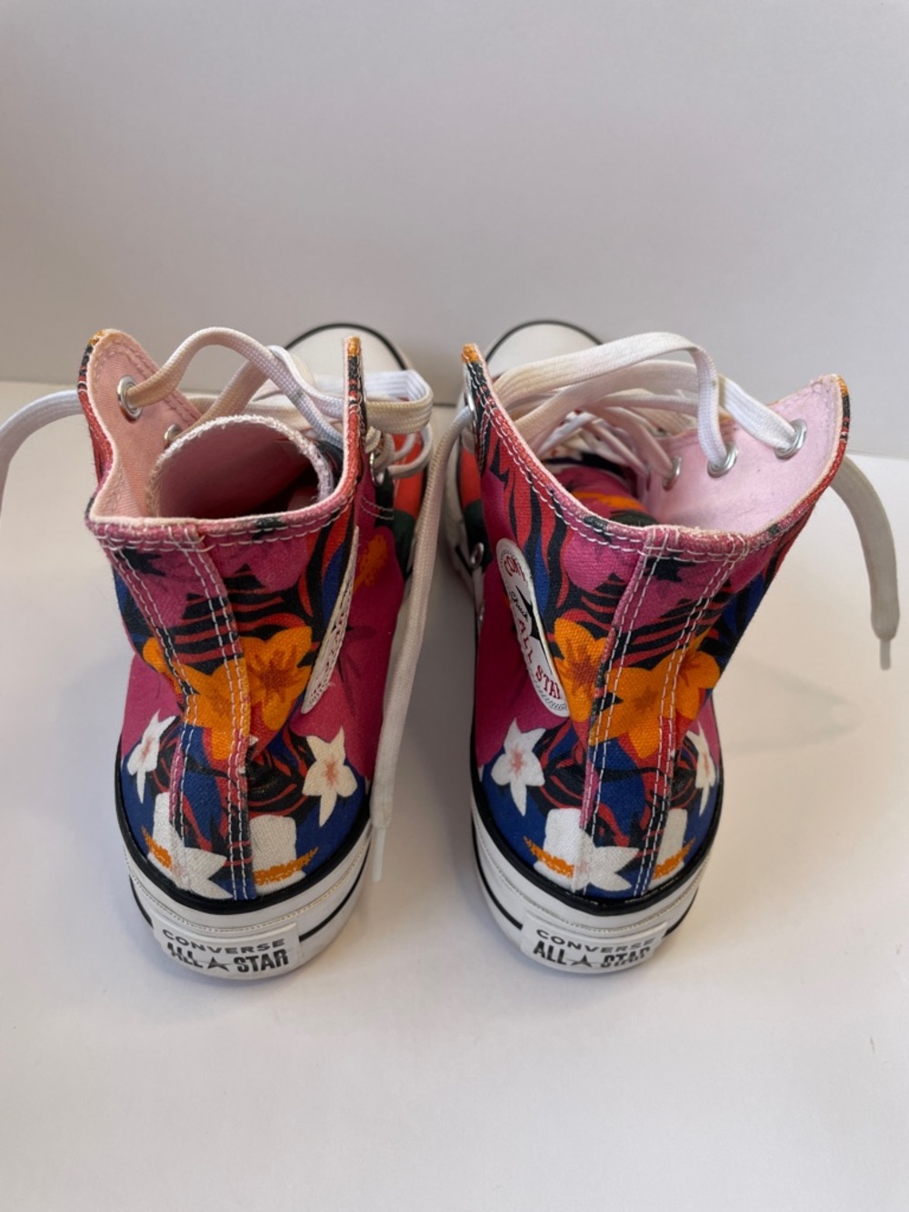 Converse Women’s Chuck Taylor All Star Lift High “Paradise Print”.  Size 7.5 - Picture 4 of 8